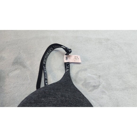 Victoria's Secret 32A Black Bombshell Add 2 Cups Smooth Push Up Bra NWT - Picture 3 of 5